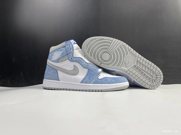 Smoke Retro Royal Hyper Jordan1 Sustainable Grey 555088- 3603 1015